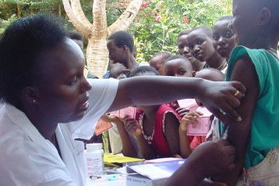 Pour éviter la survenue des épidémies de la méningite A, le Service national de l'éducation et de l'information pour la santé (Sneips) lance une campagne de vaccination de dix jours dans huit régions du Sénégal.(photo d'archives)