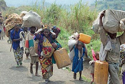 A group of displaced people fleeing in North Kivu.