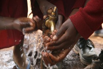 De l'eau potable en Tanzanie.