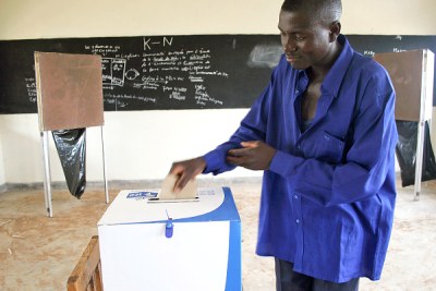 A man from Mabanda, Burundi, casts his ballot in the national referendum on the draft of post-transition constitution (file photo).