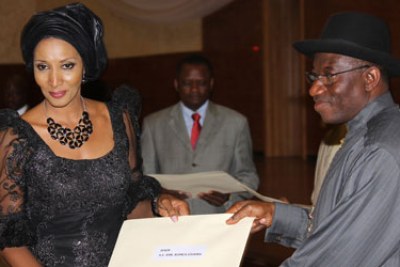 President Goodluck Jonathan presenting a letter to Amb. Bianca Odumegwu-Ojukwu as Head of Mission to Spain