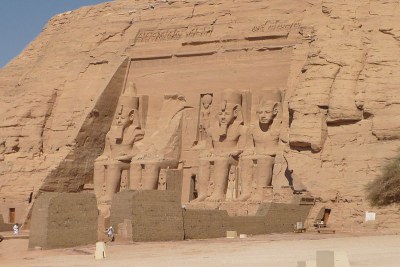 Façade et pylône du grand temple d'Abou Simbel, Égypte