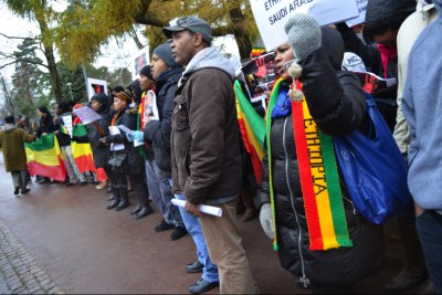 Ethiopians protest against the repatriation of its citizens from Saudi Arabia.