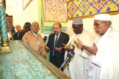 Visite d’Etat du chef de l’Etat en Algérie : Macky Sall au mausolée de Cheikh Ahmed Tidiane Chérif