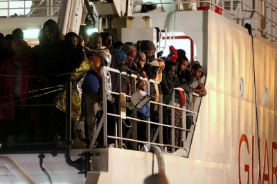 The Gregoretti arrives in the Sicilian capital, Palermo, carrying more than 1,000 refugees and migrants who were rescued from the Mediterranean.