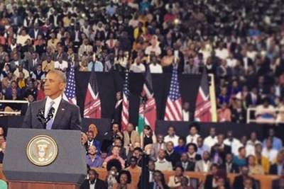 Le Président Obama s'adressant aux Kényans au Stade Kasarani  ce dimanche.