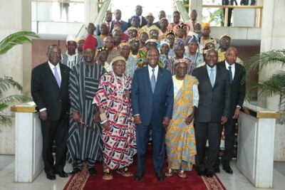 Président Alassane Ouattara en toute complicité avec les chefs et rois traditionnels