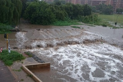 Dineo Storm - Bridge at Rabie and End Road, Centurion, flooded. Please avoid the area.