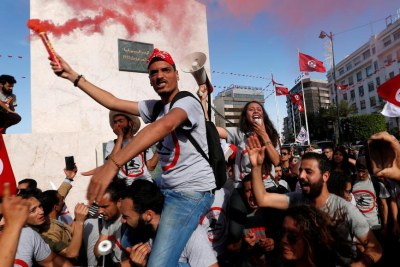 Plus de deux mille personnes ont manifesté samedi 14 mai 2017, à Tunis.