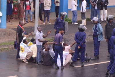 La police procède à l’interpellation de quelques manifestants mardi 19 décembre au niveau du bâtiment de l'INSS et près du palais de justice à Kindu (Maniema).