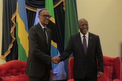Le President de la Tanzanie John Magufuli et le Président du Rwanda Paul Kagame.