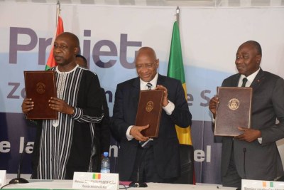 Les Premiers ministres malien, burkinabè et ivoirien ont procédé  ce lundi 14 mai 2018 à Sikasso au Mali, au lancement du projet de Zone économique spéciale (ZES) entre les régions de Sikasso (Mali), Bobo-Dioulasso (Burkina Faso) et Korhogo (Côte d’Ivoire).