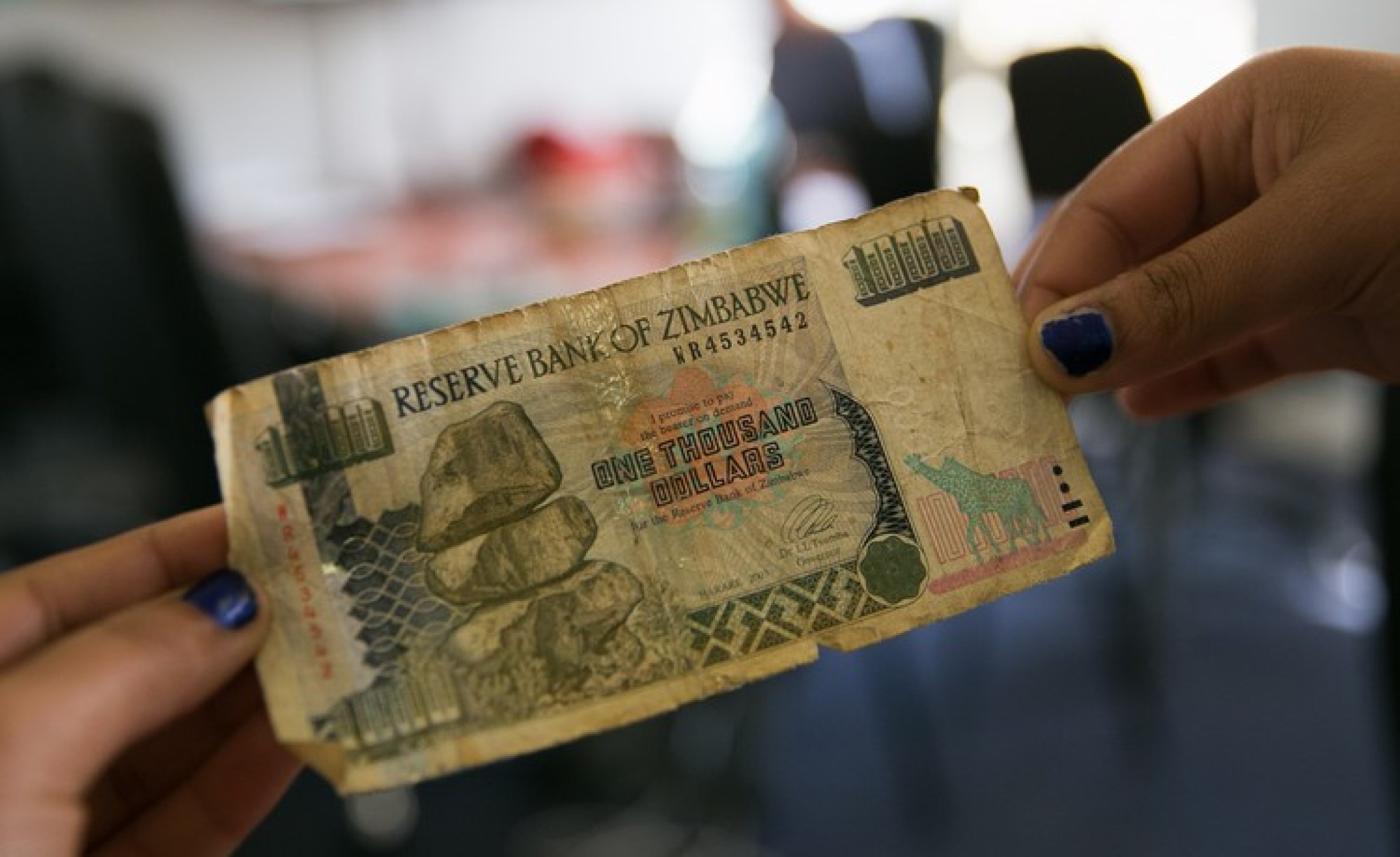 Zimbabwe Interbank Rate Debuts At 2,5