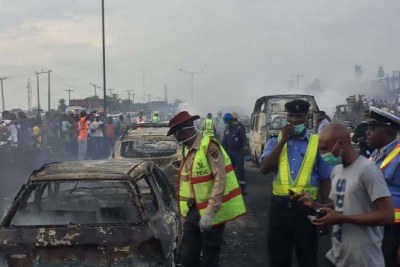 Several vehicles burnt as petrol tanker goes up in flames in Lagos.