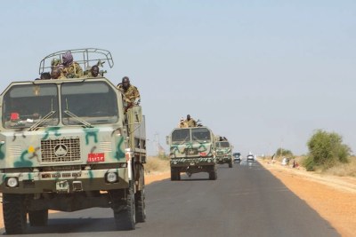 Des renforts militaires en route depuis Khartoum pour l'État de Gedaref pour être déployés à la frontière éthiopienne. Des camions chargés de soldats, de pièces d'artilleries et des blindés. (archives)