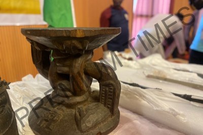 Germany returns 20 stolen Benin Bronzes to Nigeria.