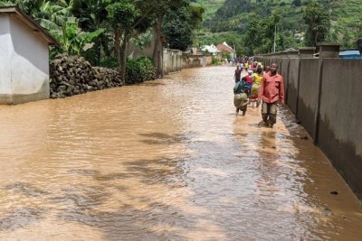 Les inondations et les glissements de terrain qui ont tué plus de 100 personnes les 2 et 3 mai dans les provinces de l’Ouest et du Nord ont affecté la station de traitement des eaux de Gihira dans le district de Rubavu.